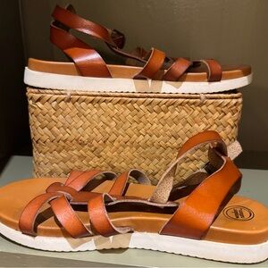 Brown Strappy Sandals Flat Casual Buckle Size 5